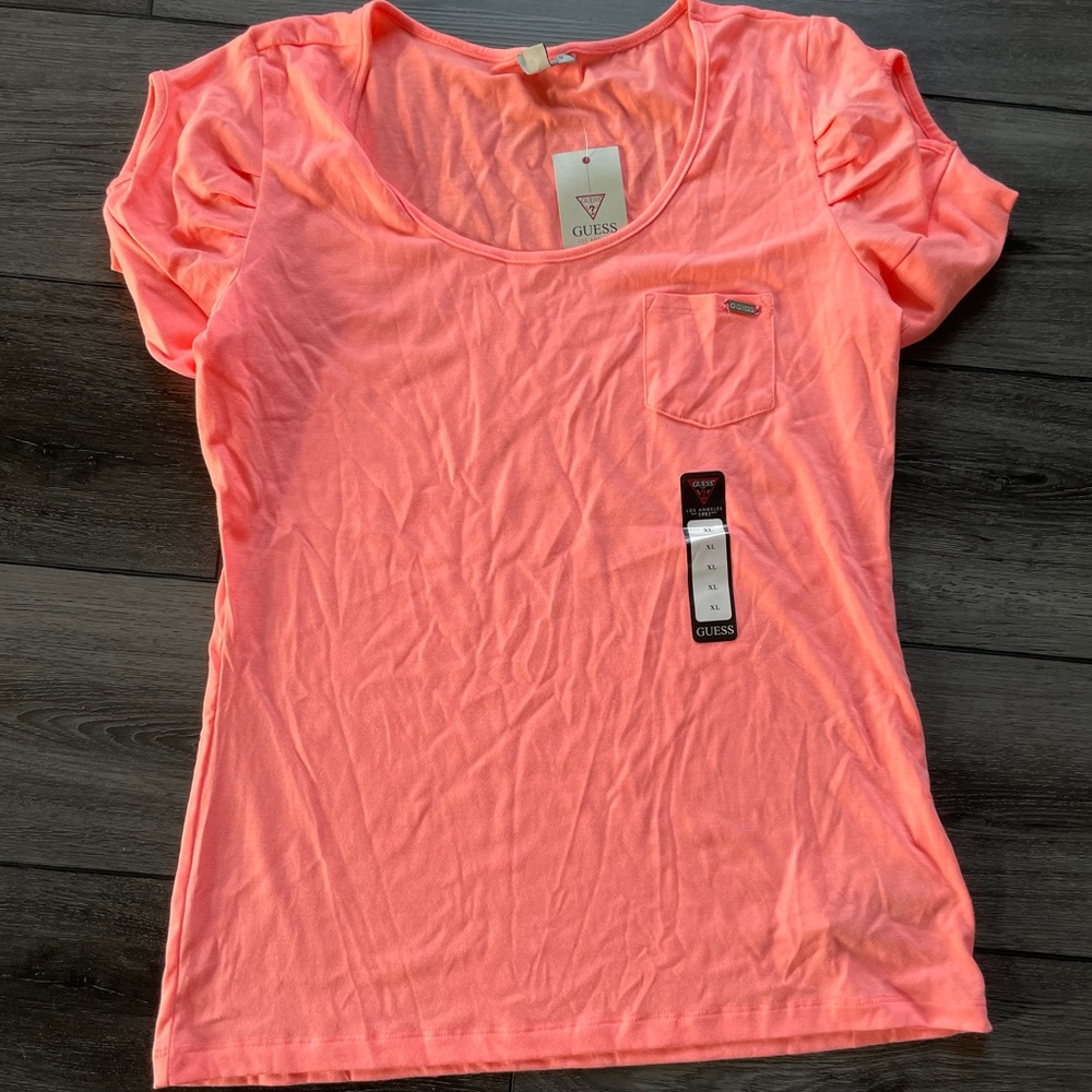 GUESS coral tee with sleeve designs new
